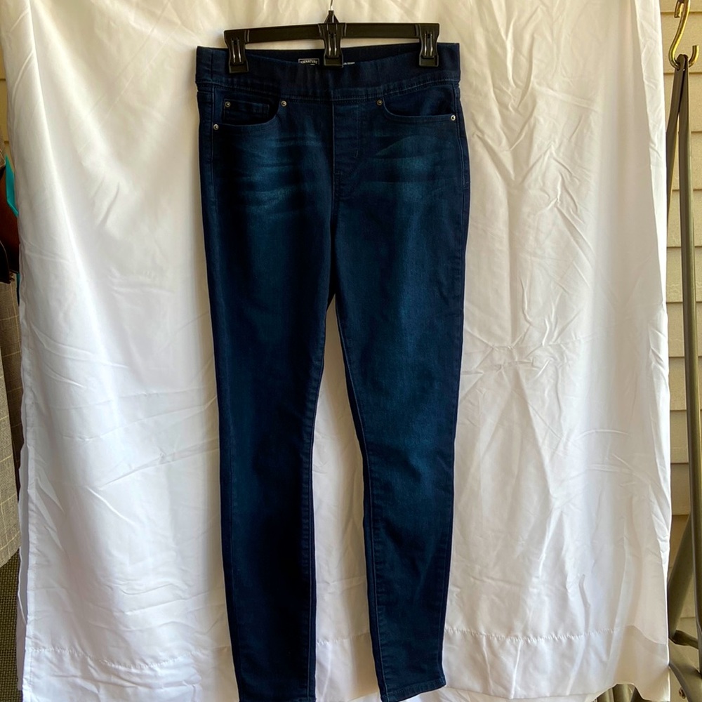 Blue Jeans, Signature Levi Strauss Gold,   pull-on skinny, Size 8 M-W 29 L 30